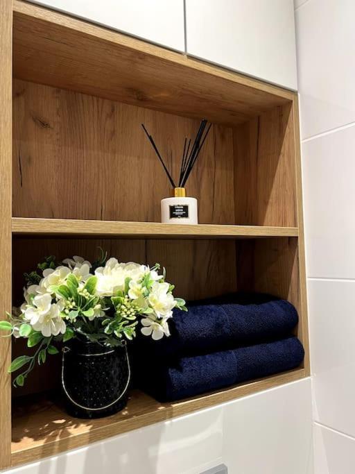 B&W Luxurious Apartment In The Heart Of ヴロツワフ エクステリア 写真