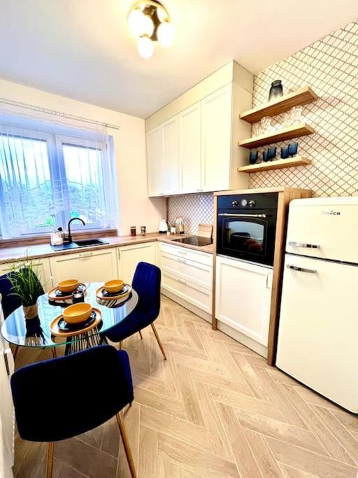 B&W Luxurious Apartment In The Heart Of ヴロツワフ エクステリア 写真